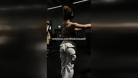 Naughty Teen’s Pussy Slip During Instagram Live Dance