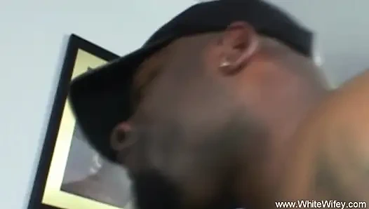 Verheiratete blondine nimmt BBC tief