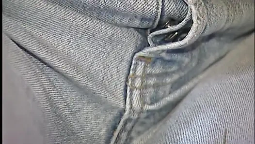 Wanita dewasa dan pacarnya lagi asik jilat memek