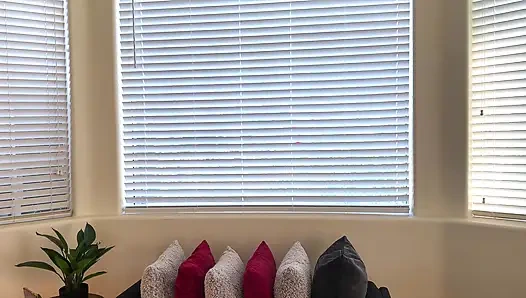 Meine neue rasierte zierliche stieftochter becca blair gab mir einen erstaunlichen footjob und rode mich dann hart beim pornDudeCasting