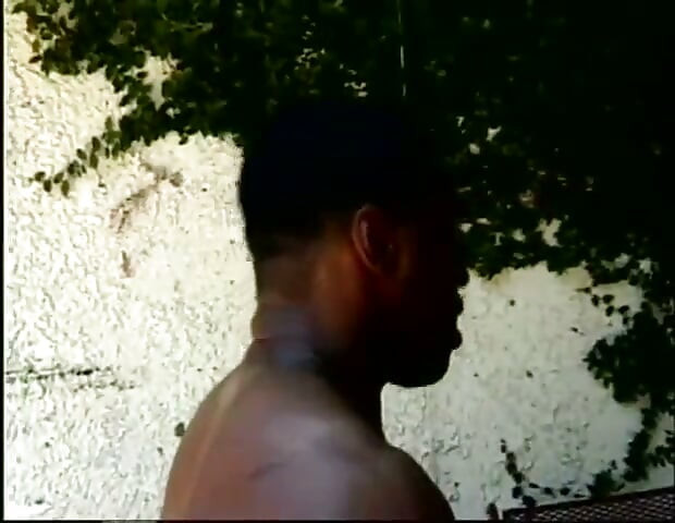 Black couple love in the garden