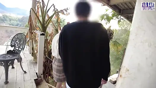 Wet-mark Wander saat dia meninggalkan jejak nakal yang berkilauan di mana pun dia telanjang sendiri 2/3