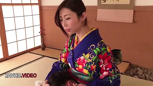 Ayumi Shinoda Sizzles in Kimono with Jaw-Dropping Blowjob Performance Live On-Cam