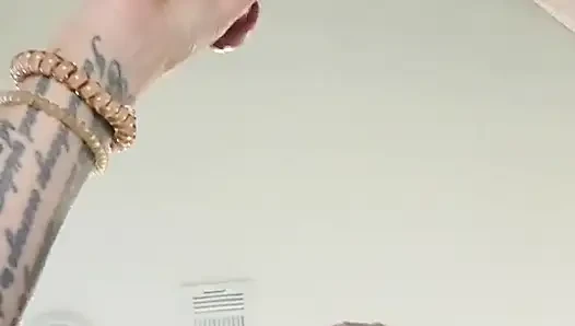 Güzel esmer her şeyi alıyor!