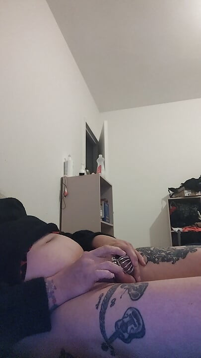 मैंने अपने पेटेटिक स्वेटर के लंड को बंद कर दिया