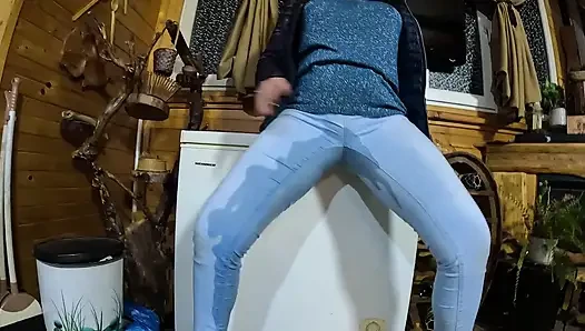 Cameltoe-milf Tanzt, Neckt Und Pinkelt in Ihrer Jeans - Nasser Fetisch Fantasy 335