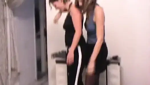 Двойное топтание и кормление ступней