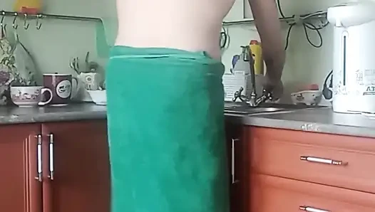 Yarağımı sıvazladı ve boşalmama yardım etti 3