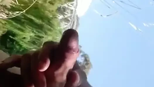pissing açık havada
