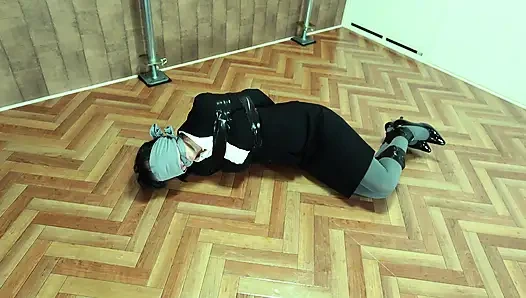 Die anvisierte Bürofrau wurde mit Klebeband gefesselt