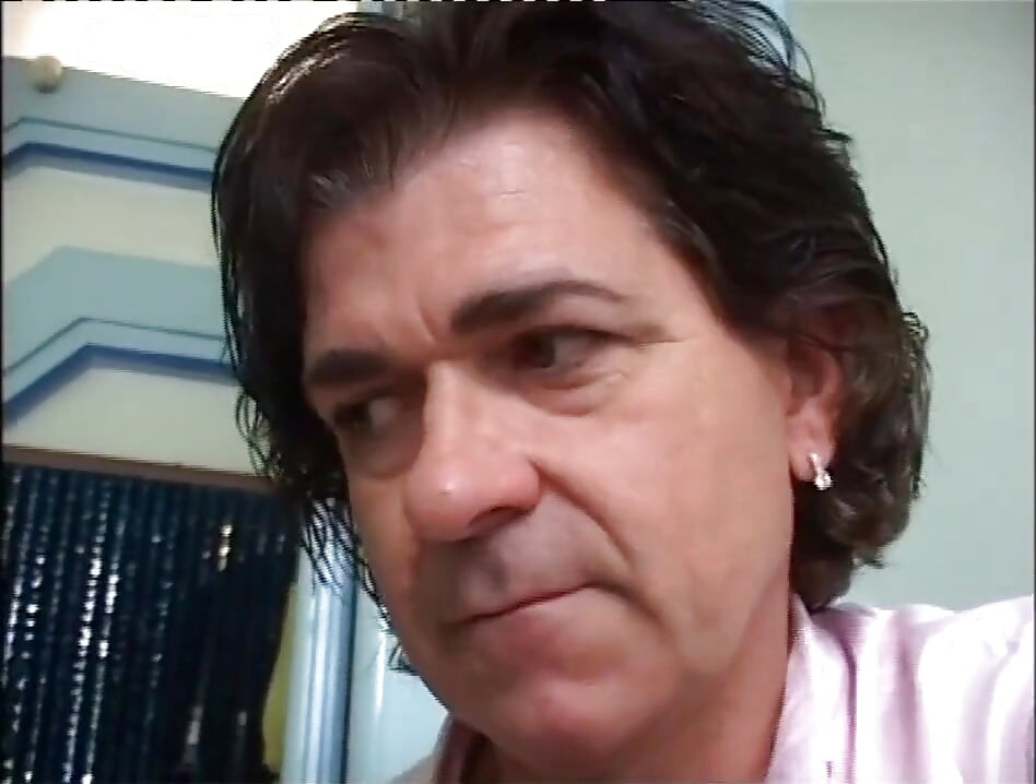 Une chatte baise une bite en suçant, baise et vas-y