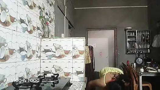 Индийская сводная сестренка дези трахается в киску, хинди аудио