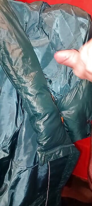 Her puffercoats need some creamy cum