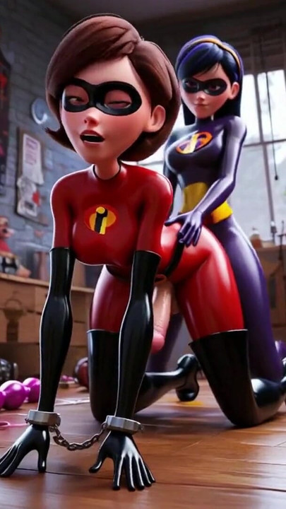 Superhero Ladyboy ในภารกิจลามก - ยัดควยในทุกรูและเย็ดสองรู คลิป 1