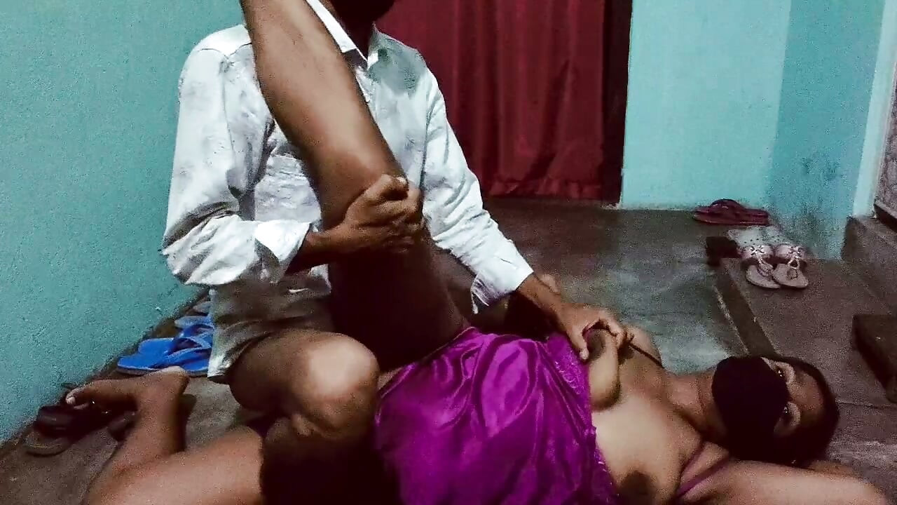 Indian desi bhabhi pink night dress me chodai kiya