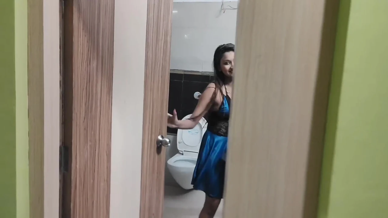 Step Uncle ke sath sex karte hue step brother ne dekh liya