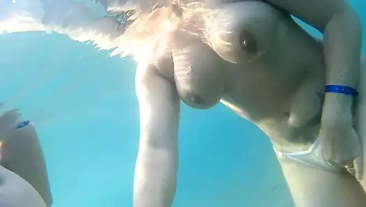 Luna sucks her mouthpiece underwater before getting fucked