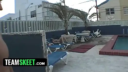 Oye Loca - ateşli latin şık kader Mendoza şanslı adama zevk vermek için büyük götüne izin veriyor
