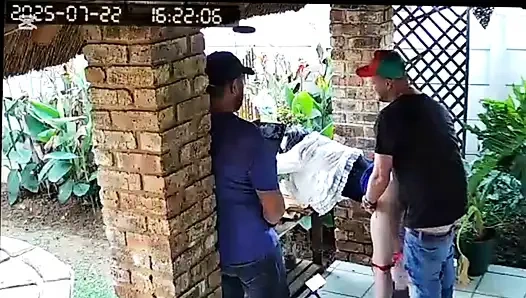 Bos pengen aku ngentot istri binalnya yang lagi coli