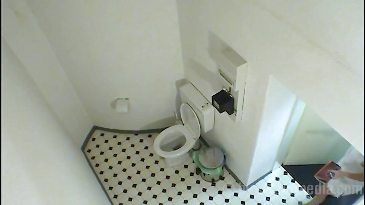 Seks telepon amatir di toilet dokter
