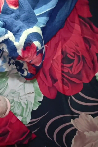 Ebanovina Obožava Preeq i mazi se