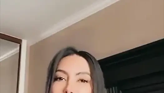 Cewek semok latina lela star lagi asik posisi cowgirl sampai mengerang keenakan