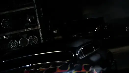 Трахаю с моей сценой транспортного средства 01, они трахаются рядом со своим тюнингованным автомобилем