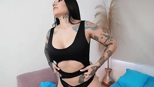 Fake Masseuse Causes Unexpected Orgasms to Spa Clients