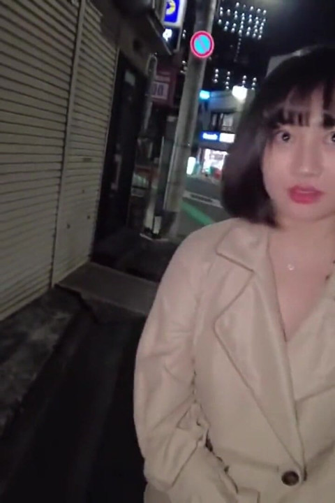 General Ripple - a Sensitive Cutie Shows Her No-hands Trick on a City Acme Walk Chapter-5