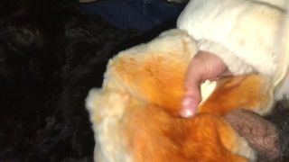 Coelho rex super macio me faz gozar em um casaco de pele de coelho