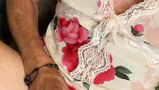 Çiçekli gecelik ve külot boşalması!