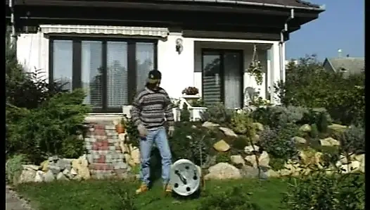 Hinter Deutschen Türen Wird Fleißig Gefickt - Kompletter Film