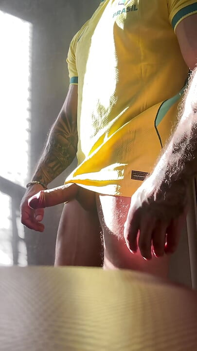 Brazilian Hung