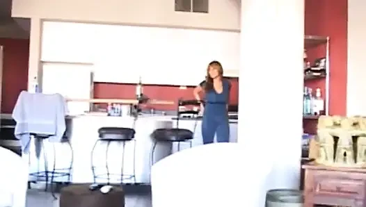Ava devine si cewek asia yang lagi asik ngentot di ruang tamu sambil bertato
