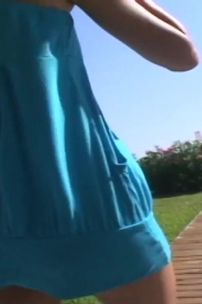 Kültéri punci a helyi tengerparti sétányon