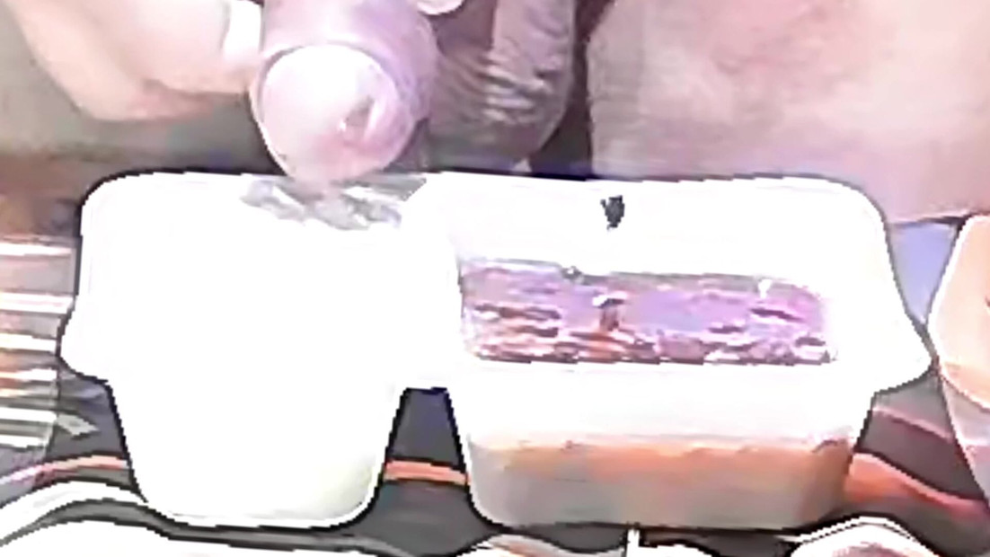 お願い通り、食べ物に何かを漏らしました。私も上達します。