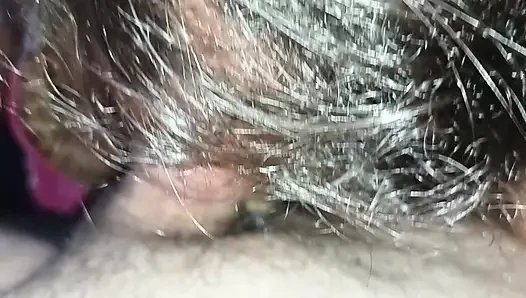 GREEDY FULL OF HORNINESS IN HER MOUTH, DEVOURS THE COCK MERCILESSLY