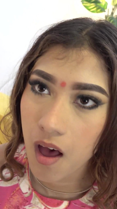 Shy Desi Sali gets Naked after seeing Jiju's Big Dick | Clip 1