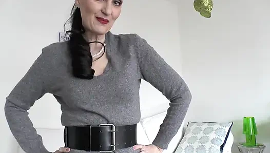 Oturma odasında kemer takma, bölüm 3, Lady Victoria Valente