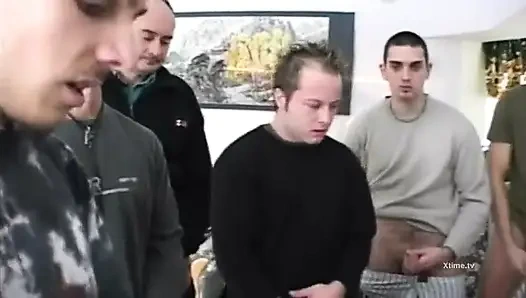 Ateşli kaltaklar için oral seks zamanı