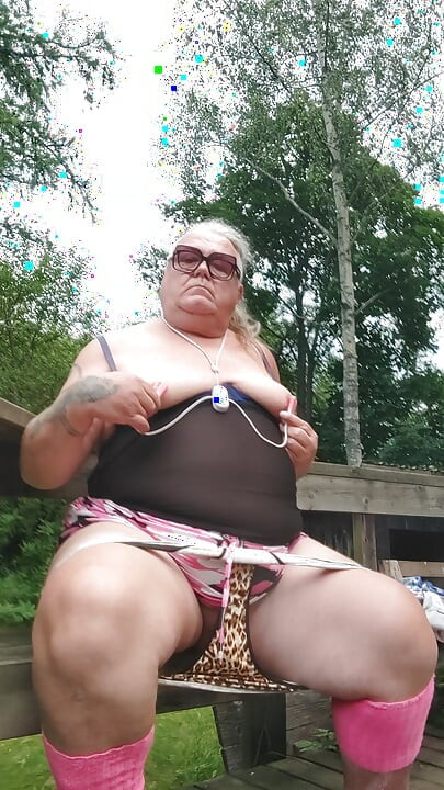 Summer 2026. GANGSTAZZ IS BACK SHOWING HUR CURVY BODY OUTDOORS