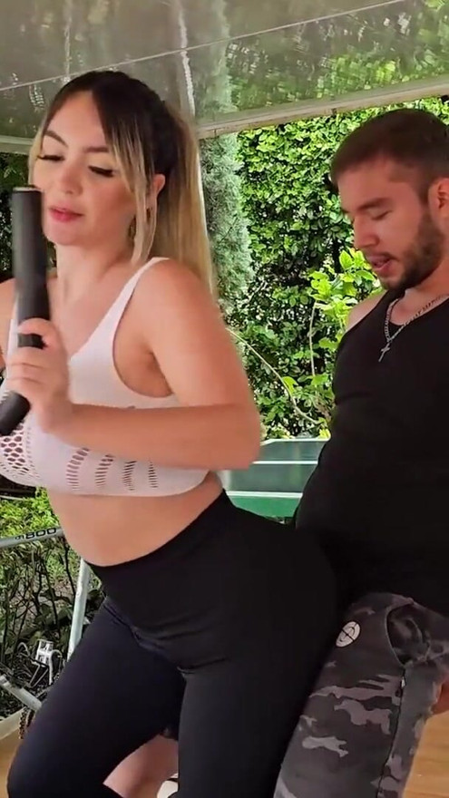 Vollbusige blonde studentin Tatiana Alvarez fickt fitnesstrainer Brian Evansx | Clip 1