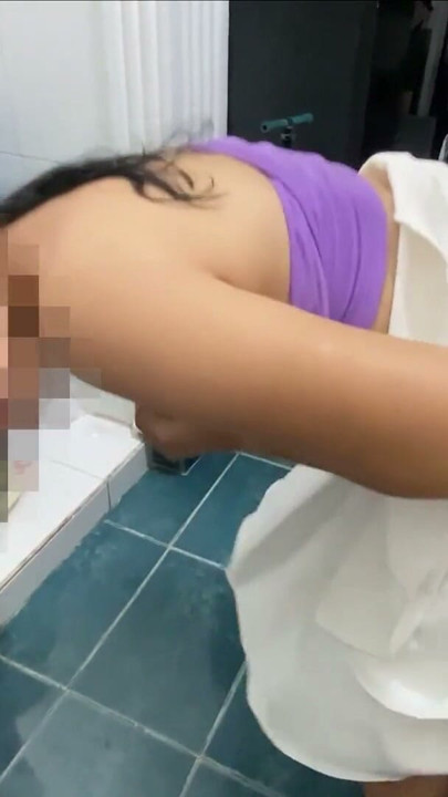 ÎI RUP PĂSĂRICA DE DOUĂ ORI ÎN ACEEAȘI ZI FIICEI MELE VITREGE FIERBINȚI | Clip 1