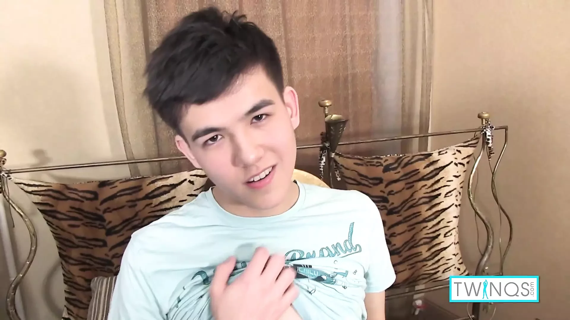Horny Cute Brunette Xander H Dildo Fucks His Tight Ass Hole!