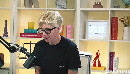 Разрыв циклов стыда и быть верным себе, с Khloe Kingsley! | Время для взрослых, подкаст