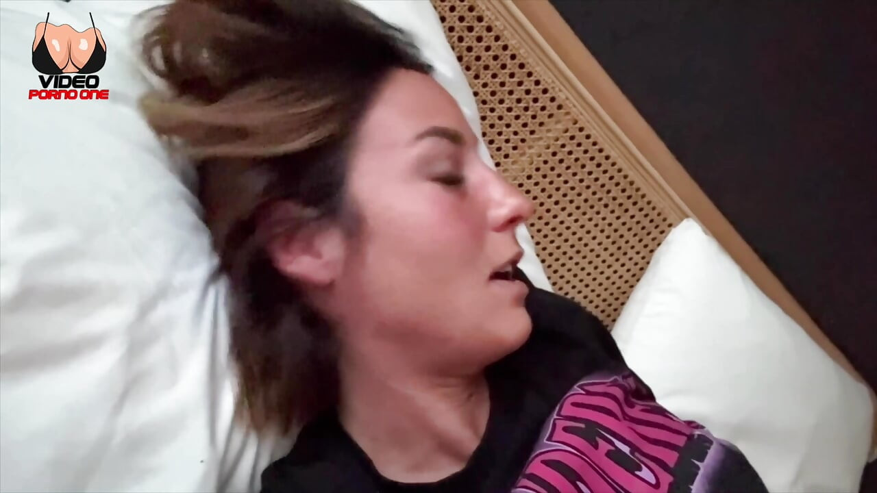 A Libertine Shares Her Sex with Us in a Very Hard Vlog