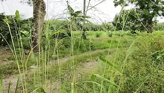 Sikini emmek ve açık havada beni sikmesini istedim, bu gerçekten hoşuma gitmek