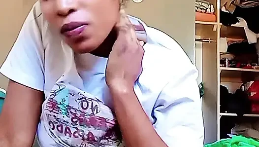 Seksi dans seni sevdiğim günün tadını çıkarıyor