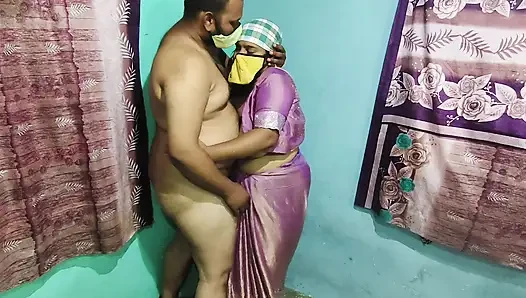 Setelah mandi dengan saree dan dia menyukainya
