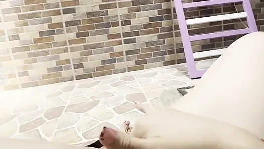 Beautiful Stepsister Likes to Play with Her Clitoris Before Going to College